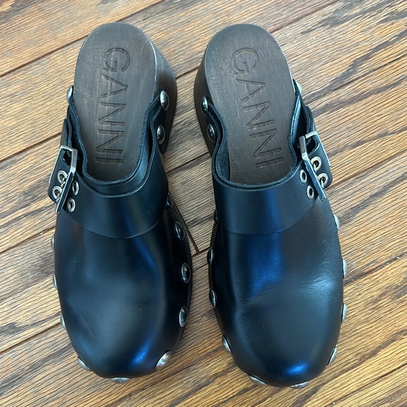 *TRENDING* Ganni Clogs - Picture 3 of 8